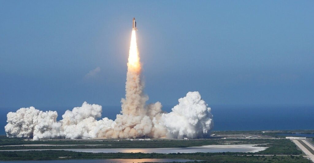 discovery-space-shuttle-1665191_1280